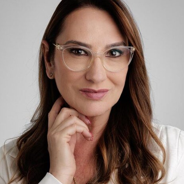 Dra. Claudia Novo Oliveira